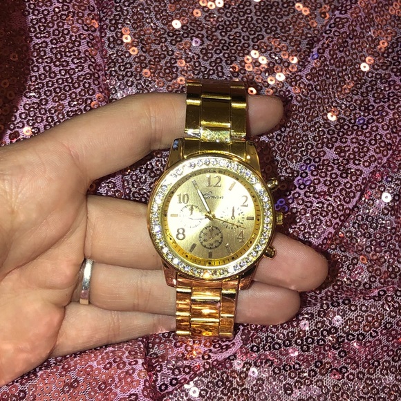 🌟Quartz Gold Plated Watch🌟 - Picture 7 of 7